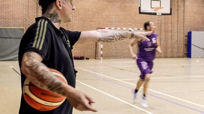 Basketball_TEASER.00_00_27_03.Standbild010